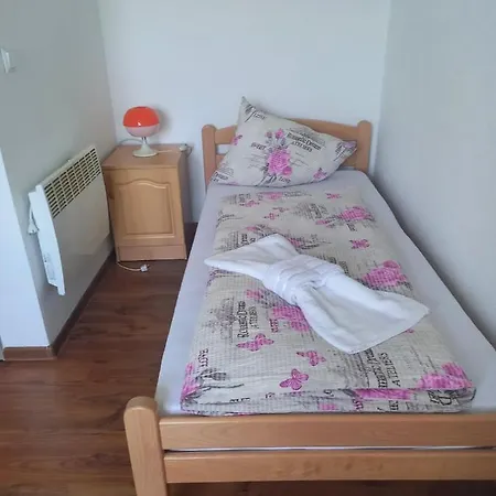 Edina Apartment *
